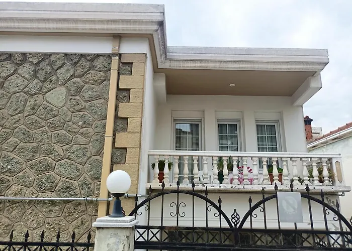 Vintage Central House
